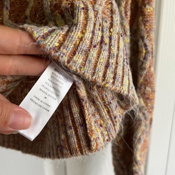 Louna Medium Turtleneck Sweater - Picture 6 of 6